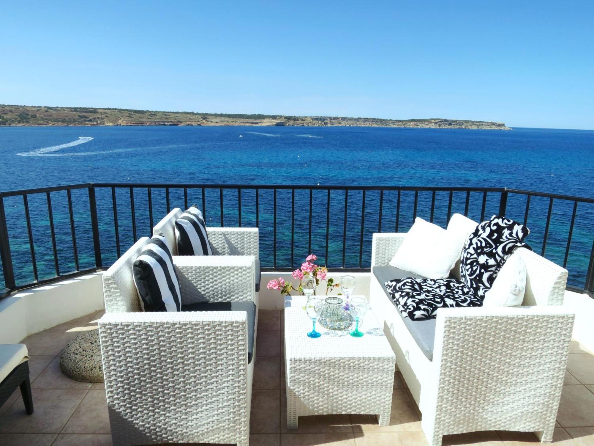 Seafront Apartment Terrace, Lounger & Panoramic Ocean Views Mellieha Exterior foto