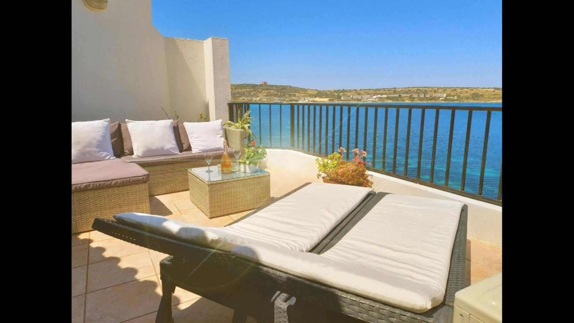 Seafront Apartment Terrace, Lounger & Panoramic Ocean Views Mellieha Quarto foto