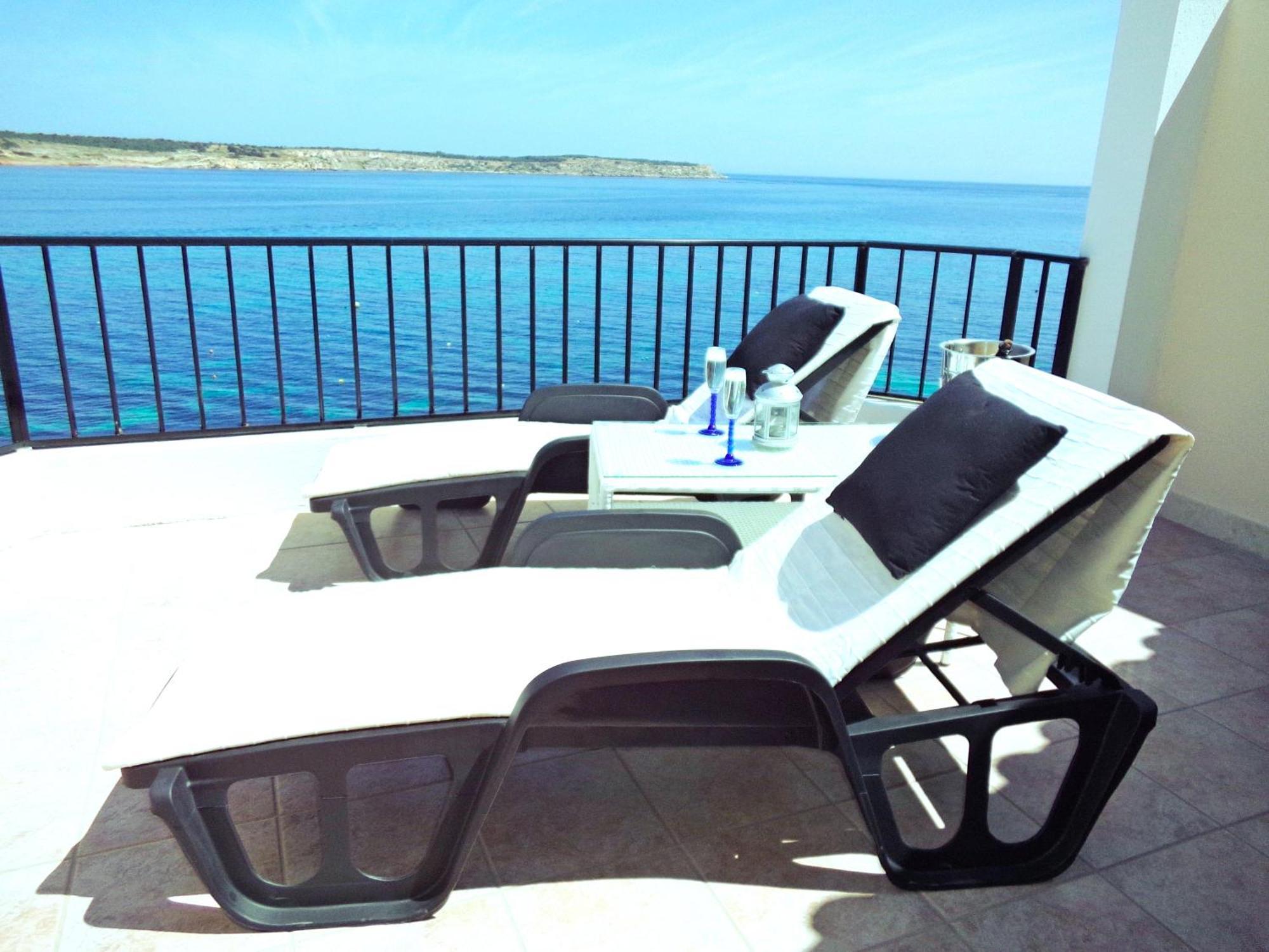 Seafront Apartment Terrace, Lounger & Panoramic Ocean Views Mellieha Exterior foto