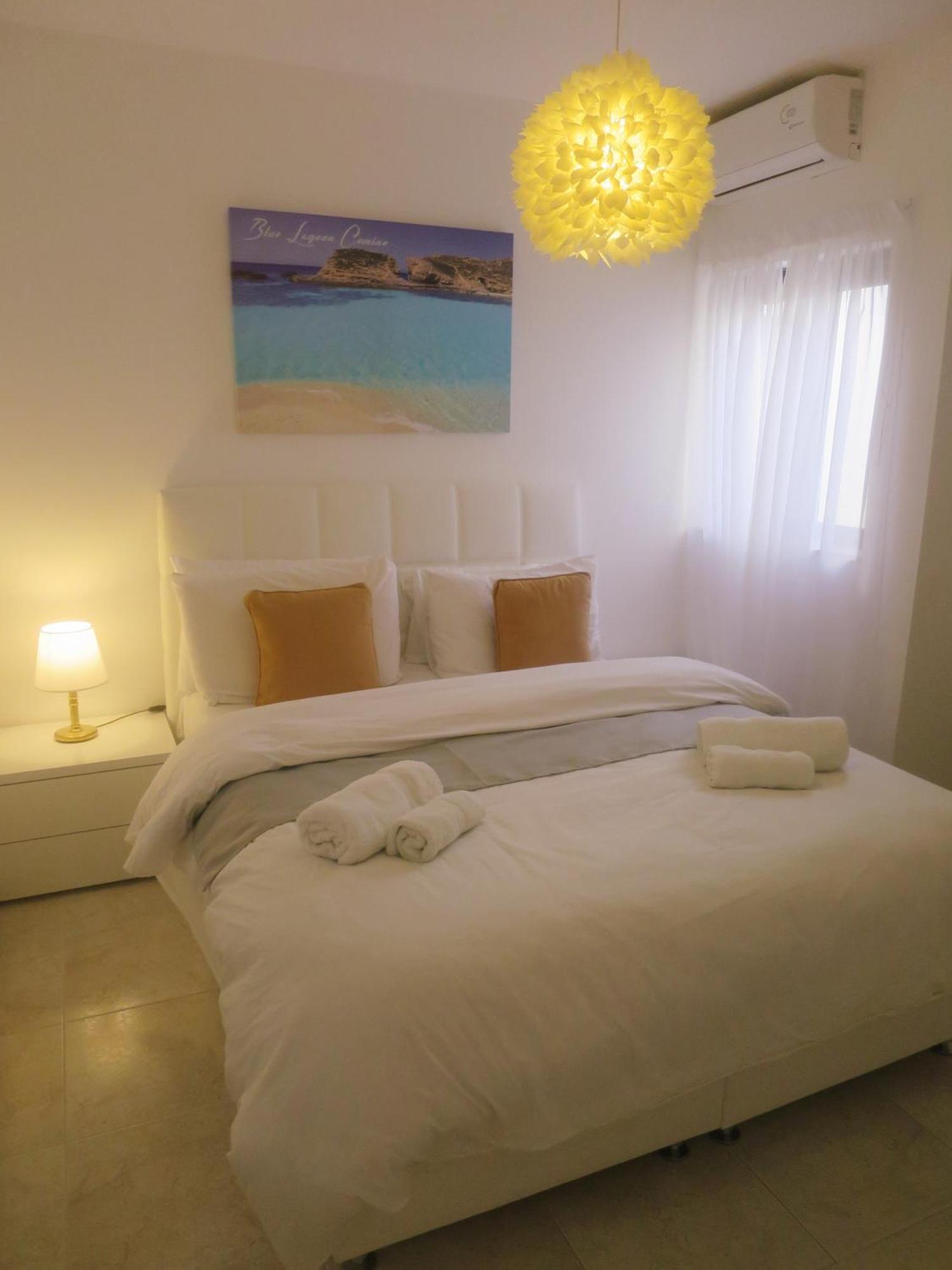 Seafront Apartment Terrace, Lounger & Panoramic Ocean Views Mellieha Exterior foto