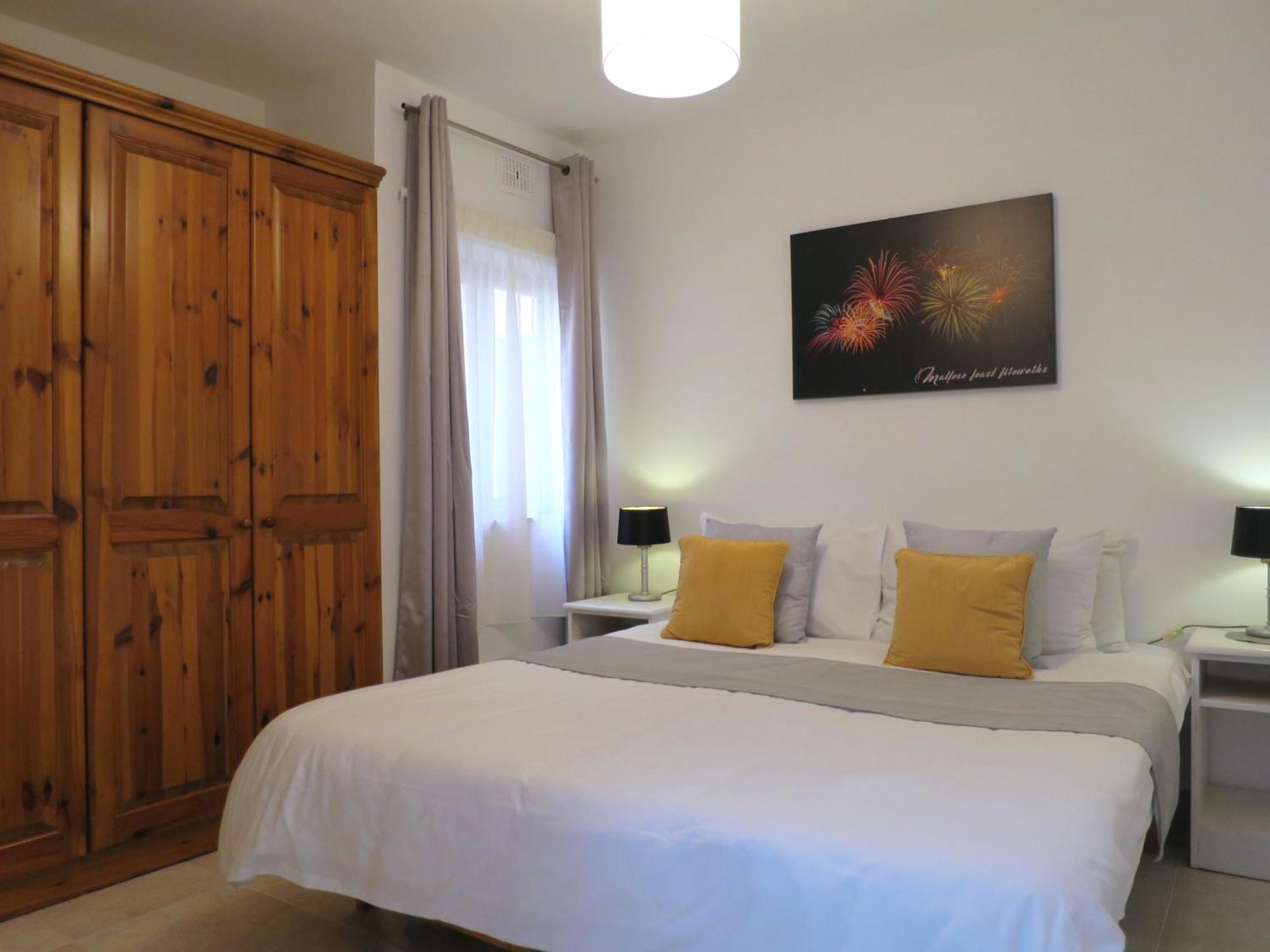 Seafront Apartment Terrace, Lounger & Panoramic Ocean Views Mellieha Quarto foto