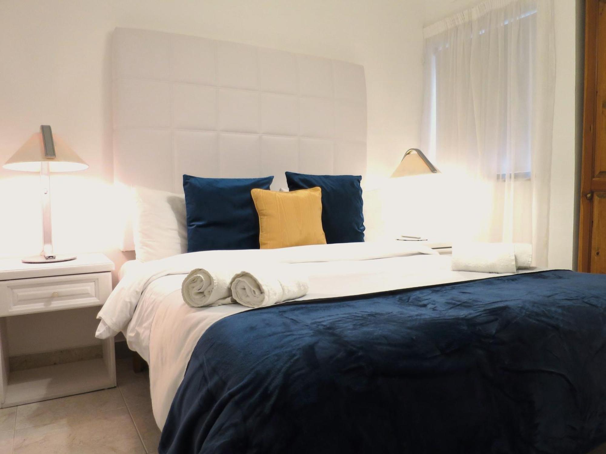 Seafront Apartment Terrace, Lounger & Panoramic Ocean Views Mellieha Quarto foto