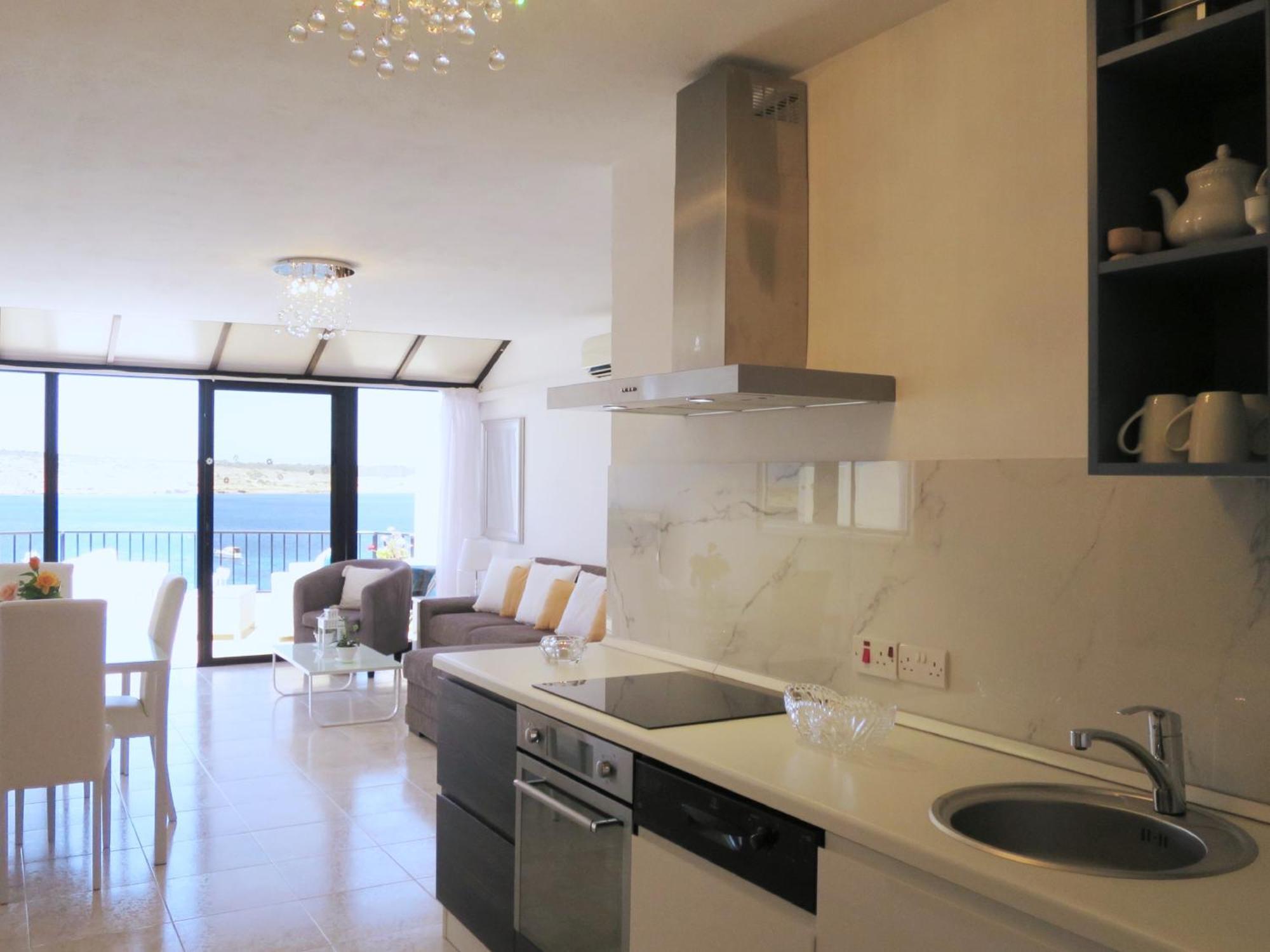 Seafront Apartment Terrace, Lounger & Panoramic Ocean Views Mellieha Quarto foto