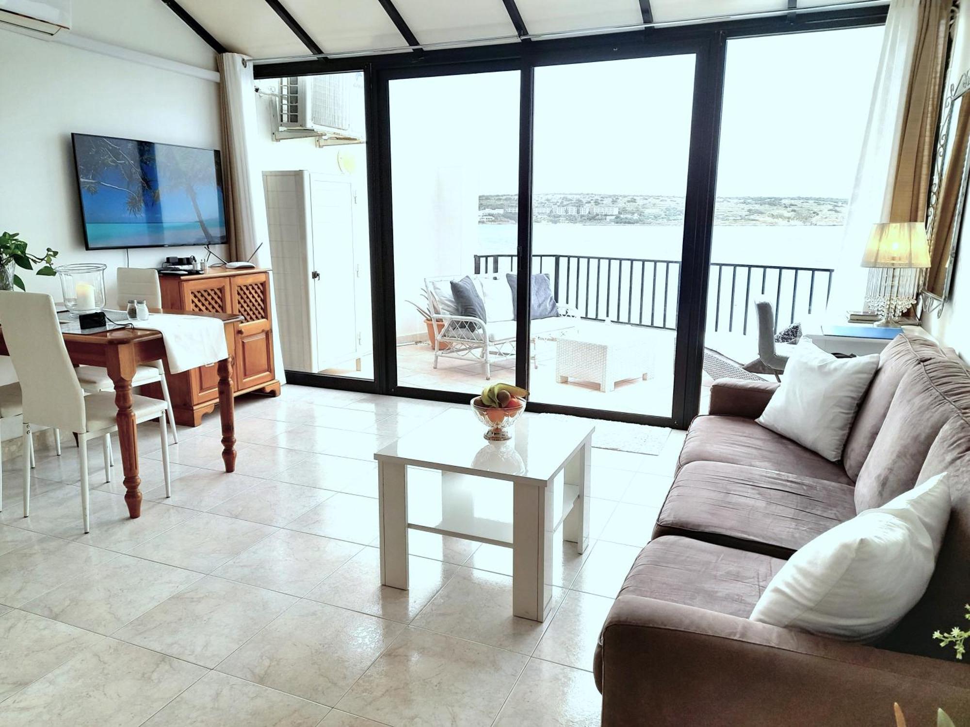 Seafront Apartment Terrace, Lounger & Panoramic Ocean Views Mellieha Quarto foto