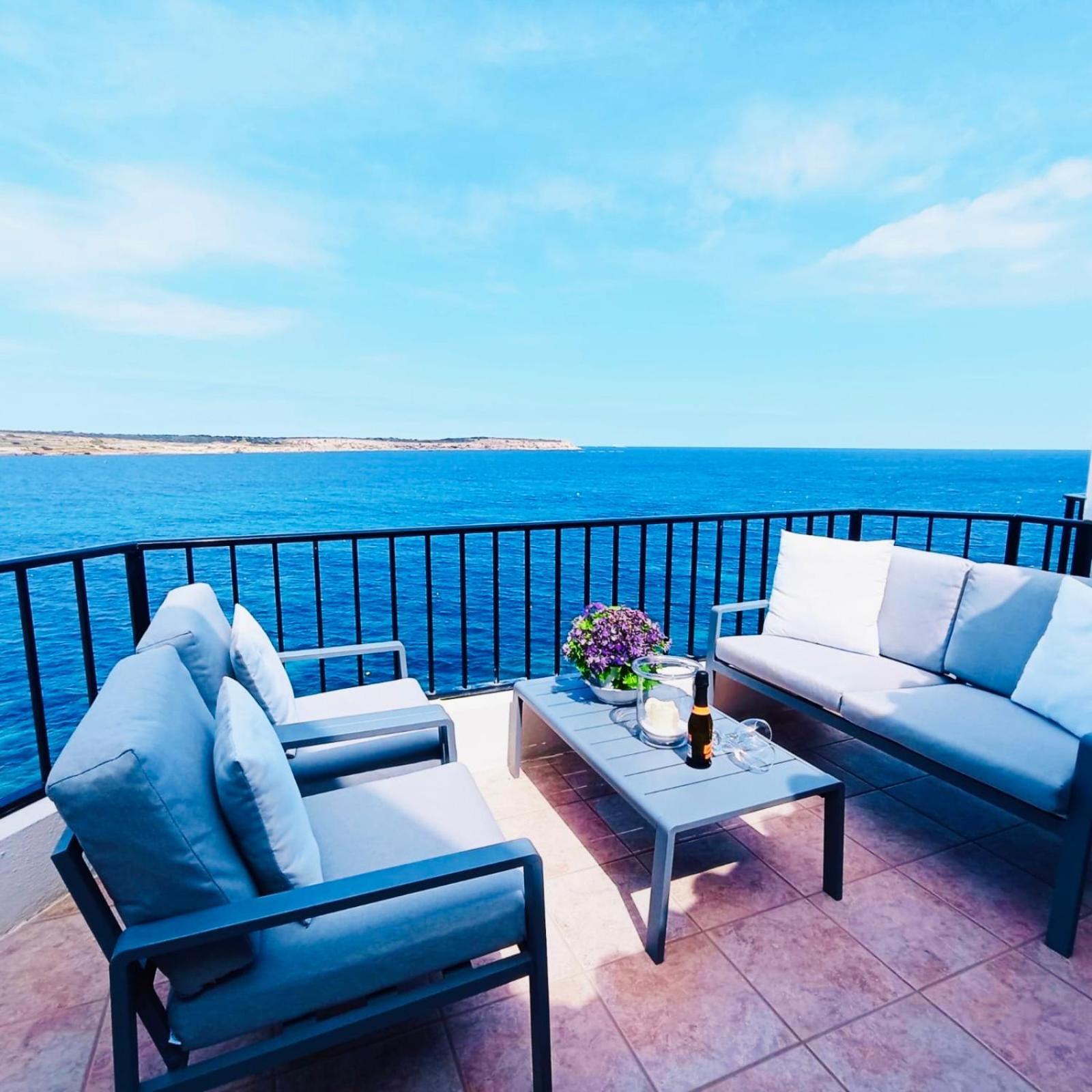 Seafront Apartment Terrace, Lounger & Panoramic Ocean Views Mellieha Exterior foto